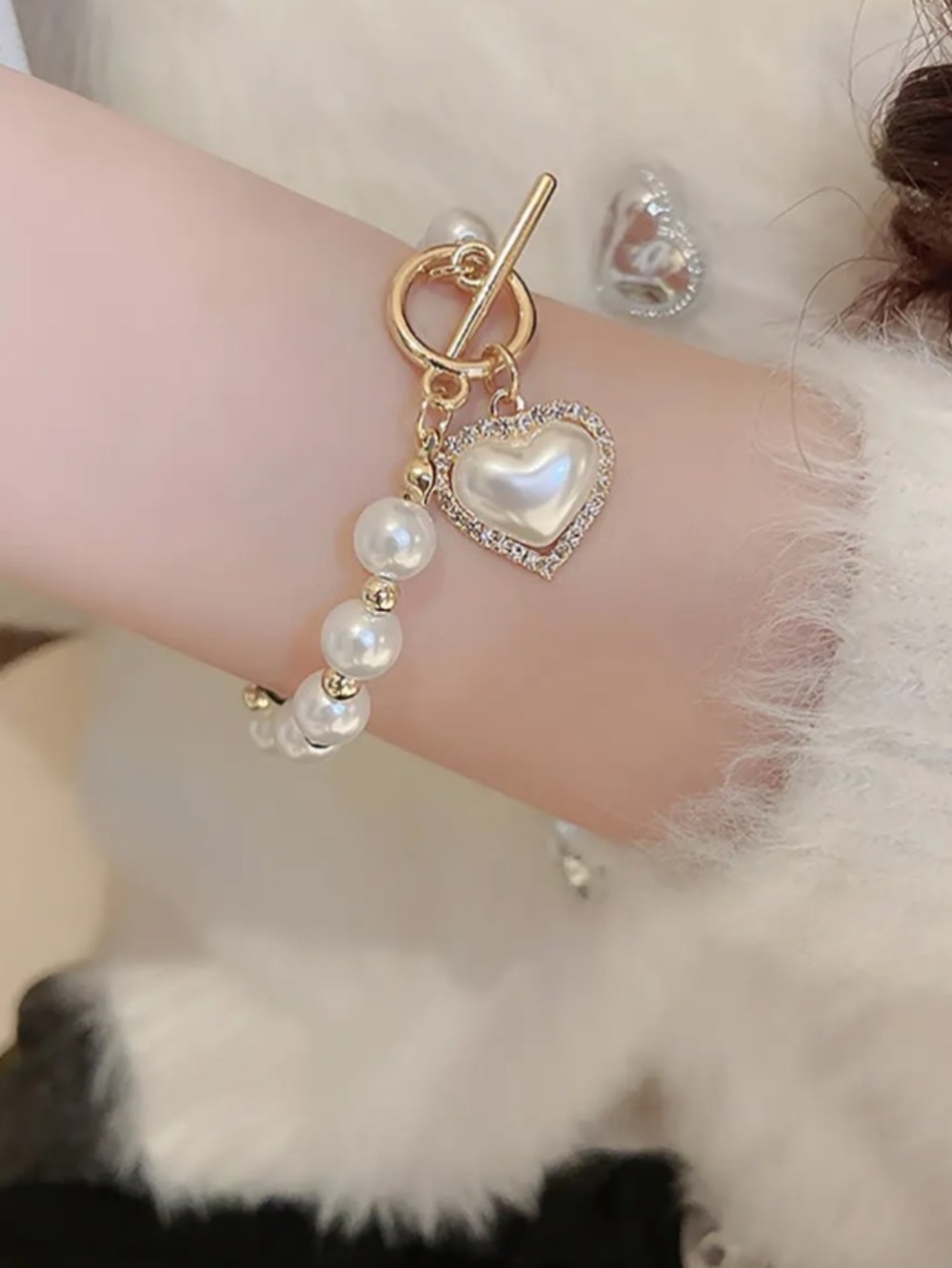 Pearl Heart Toggle Bracelet - White and Gold Women’s Jewelry - Picture 2 of 7